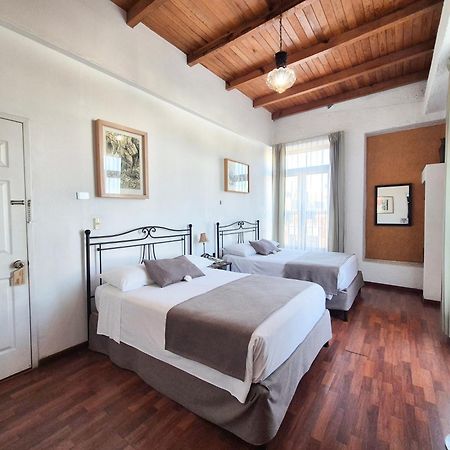 Portico Hotel & Galeria موروليا المظهر الخارجي الصورة