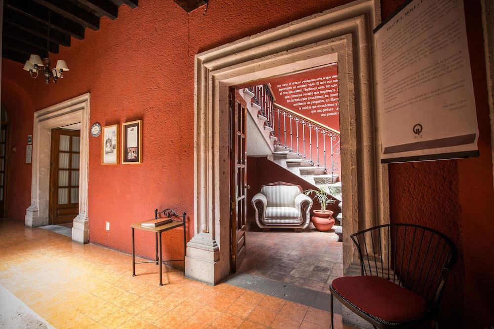 Portico Hotel & Galeria موروليا المظهر الخارجي الصورة