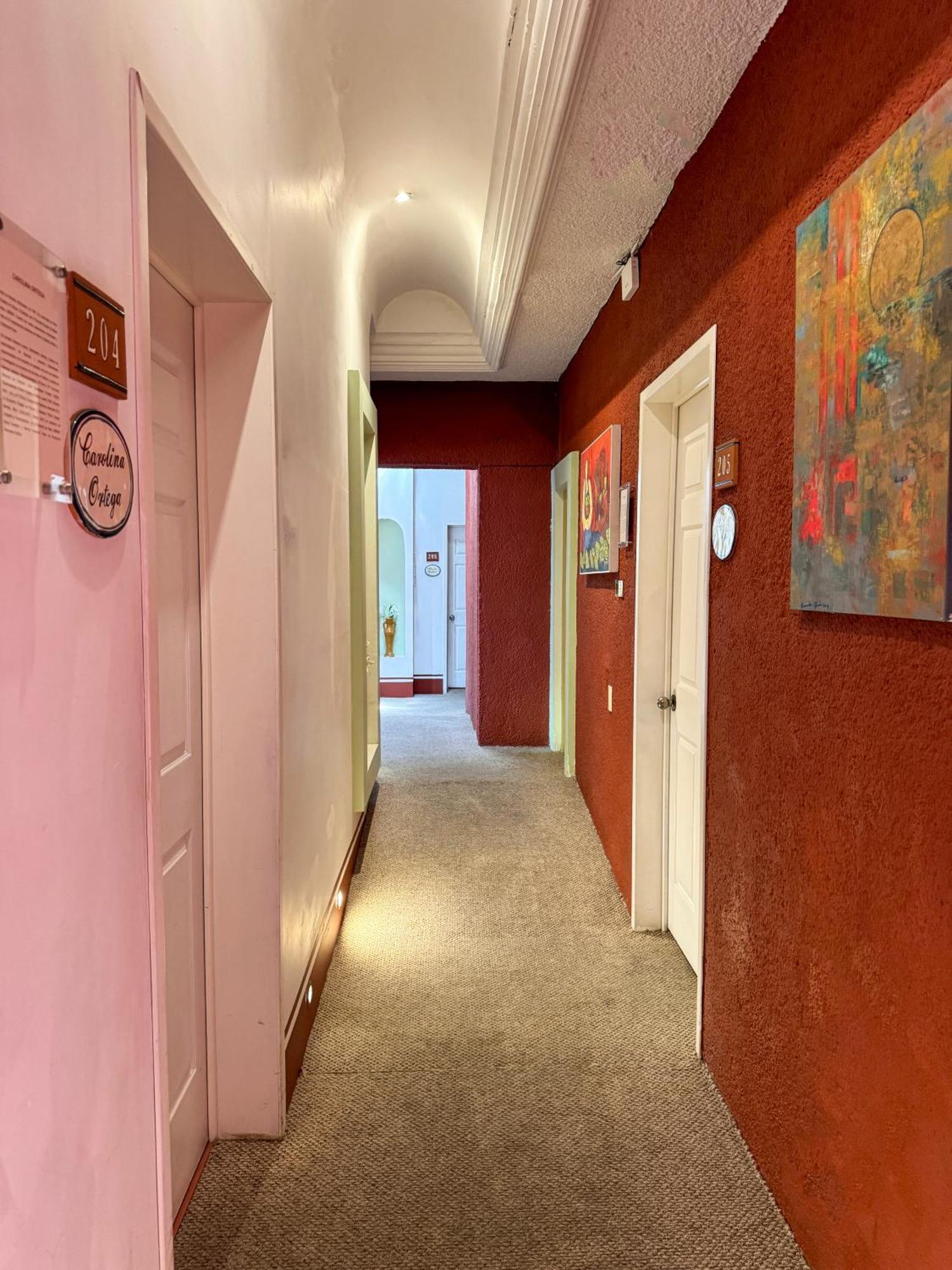 Portico Hotel & Galeria موروليا المظهر الخارجي الصورة