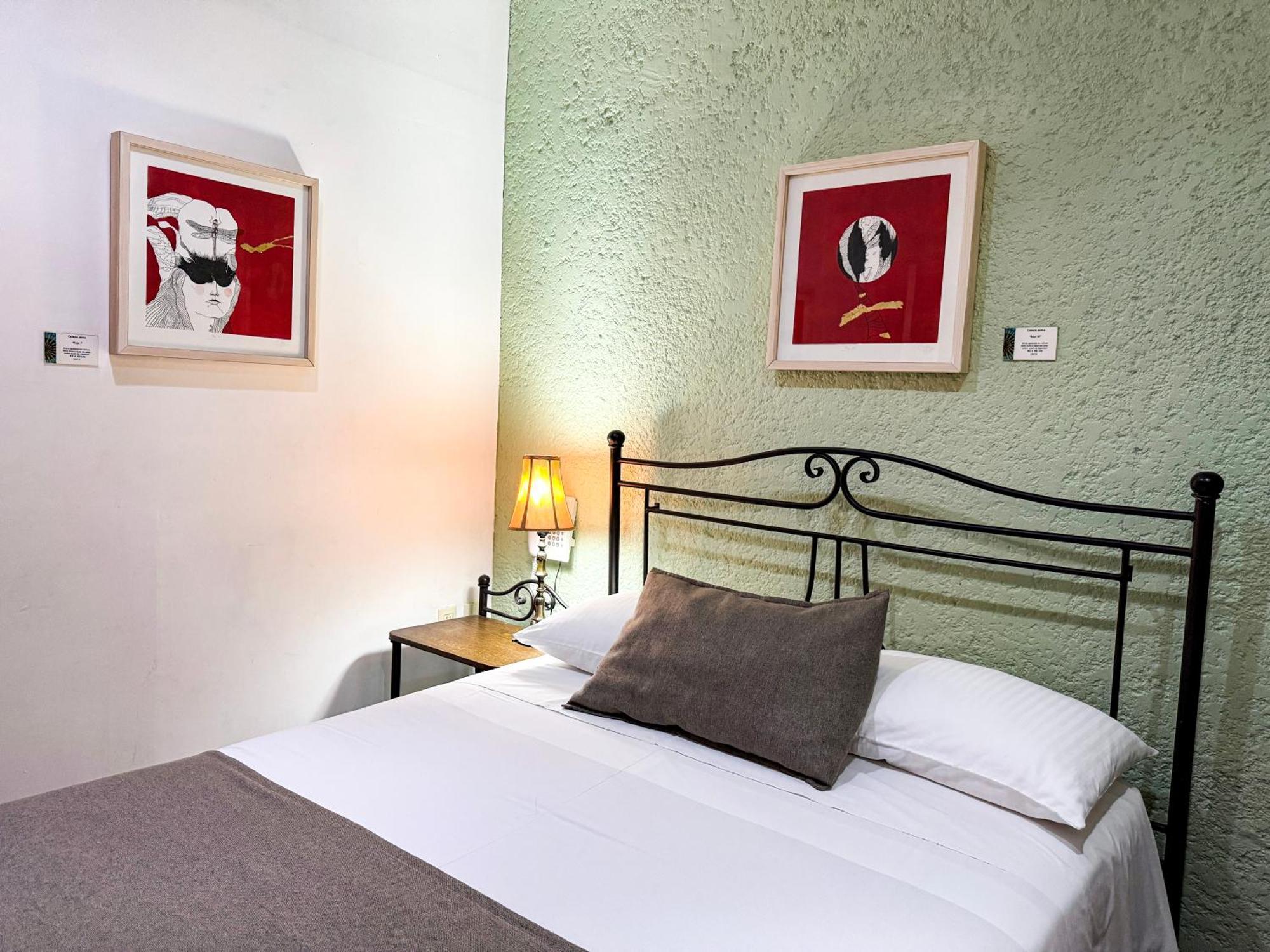 Portico Hotel & Galeria موروليا الغرفة الصورة