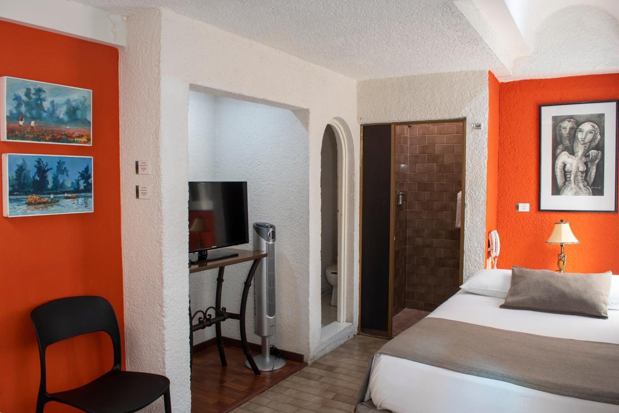 Portico Hotel & Galeria موروليا المظهر الخارجي الصورة